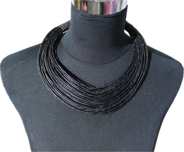 IMG_0839 Collier en cordes de cuir superposées - Noir