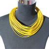 Collier en cordes de cuir superposées - Jaune