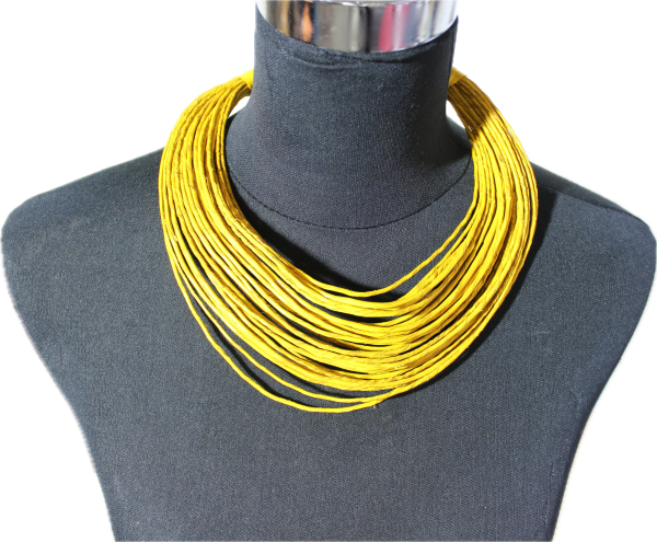 Collier en cordes de cuir superposées - Jaune