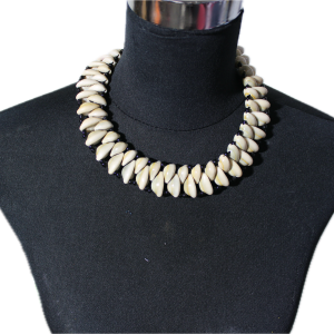 IMG_0868 Collier en coquillages