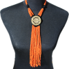 Collier de Perles – médaillon orné et franges - orange