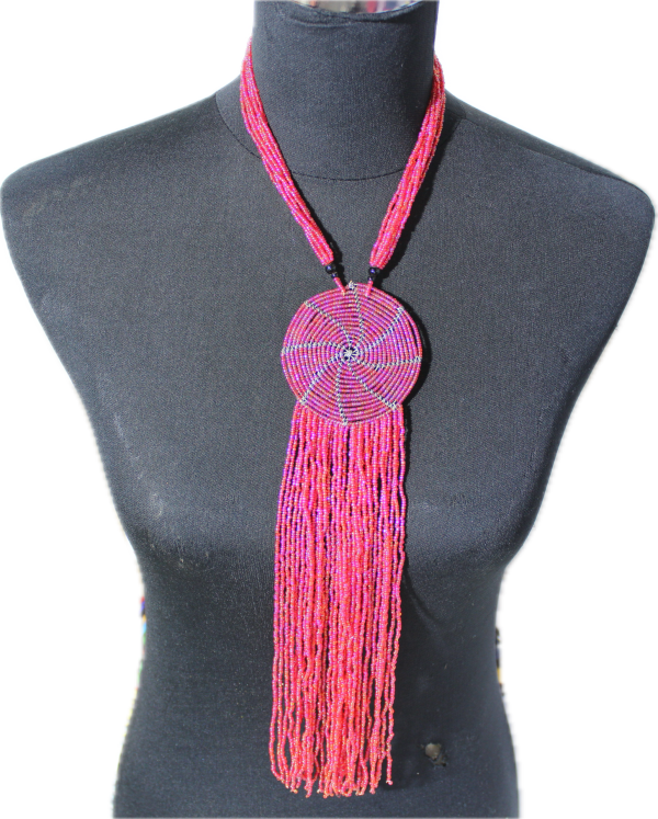 IMG_0880 Collier de Perles - médaillon et franges - rose