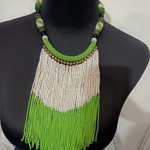 WhatsApp Image 2026-01-16 at 16.00.57 (1) Collier en perles tubulaires à franges de perles - Vert et blanc