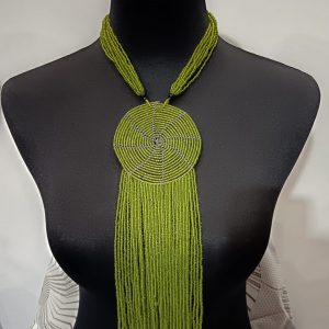 WhatsApp Image 2026-01-16 at 16.00.58 (2) Collier de Perles - médaillon et franges - vert