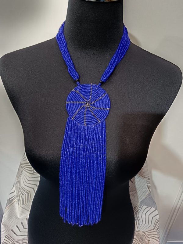 Collier de Perles - médaillon et franges - bleu marine