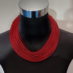WhatsApp Image 2026-01-16 at 16.43.50 (2) Collier en cordes de cuir superposées - Rouge