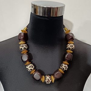WhatsApp Image 2026-01-16 at 16.43.53 (2) Collier à grosses perles - Marron et blanc