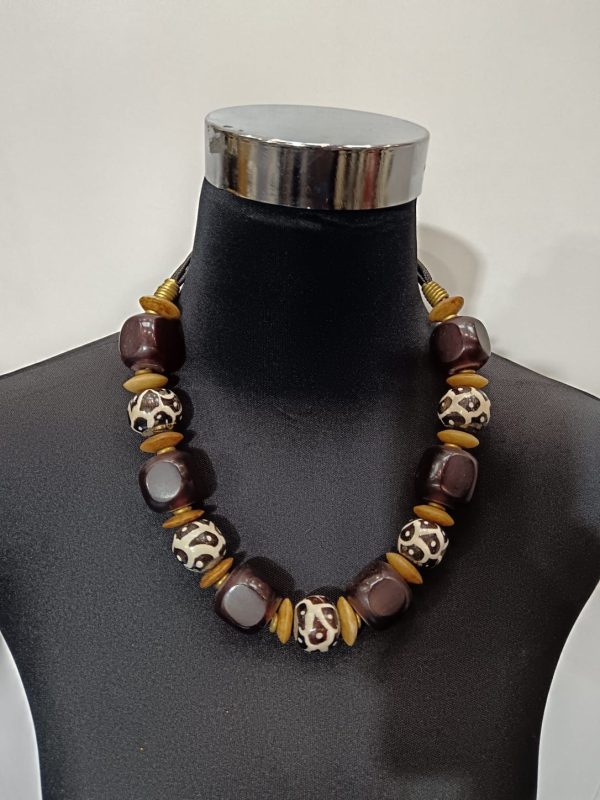 Collier à grosses perles - Marron et blanc