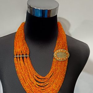 Collier de Perles - médaillon latéral et rangs multiples