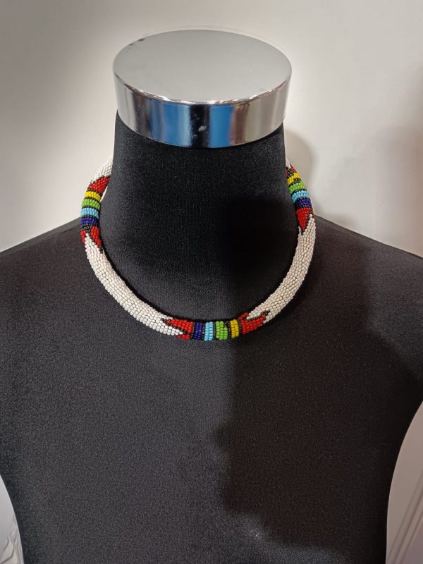 WhatsApp Image 2026-01-16 at 16.51.24 (3) Collier en perles tubulaires tissées - Blanc